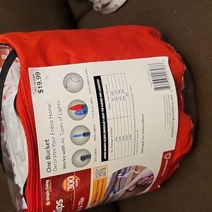 UNIVERSAL LIGHT CLIPS COUNT 300 CLIPS AND WONDERSHOP 100 LIGHTS